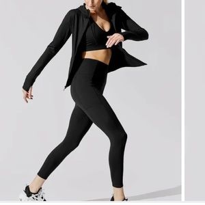 Carbon38 high rise full length leggings with pockets.